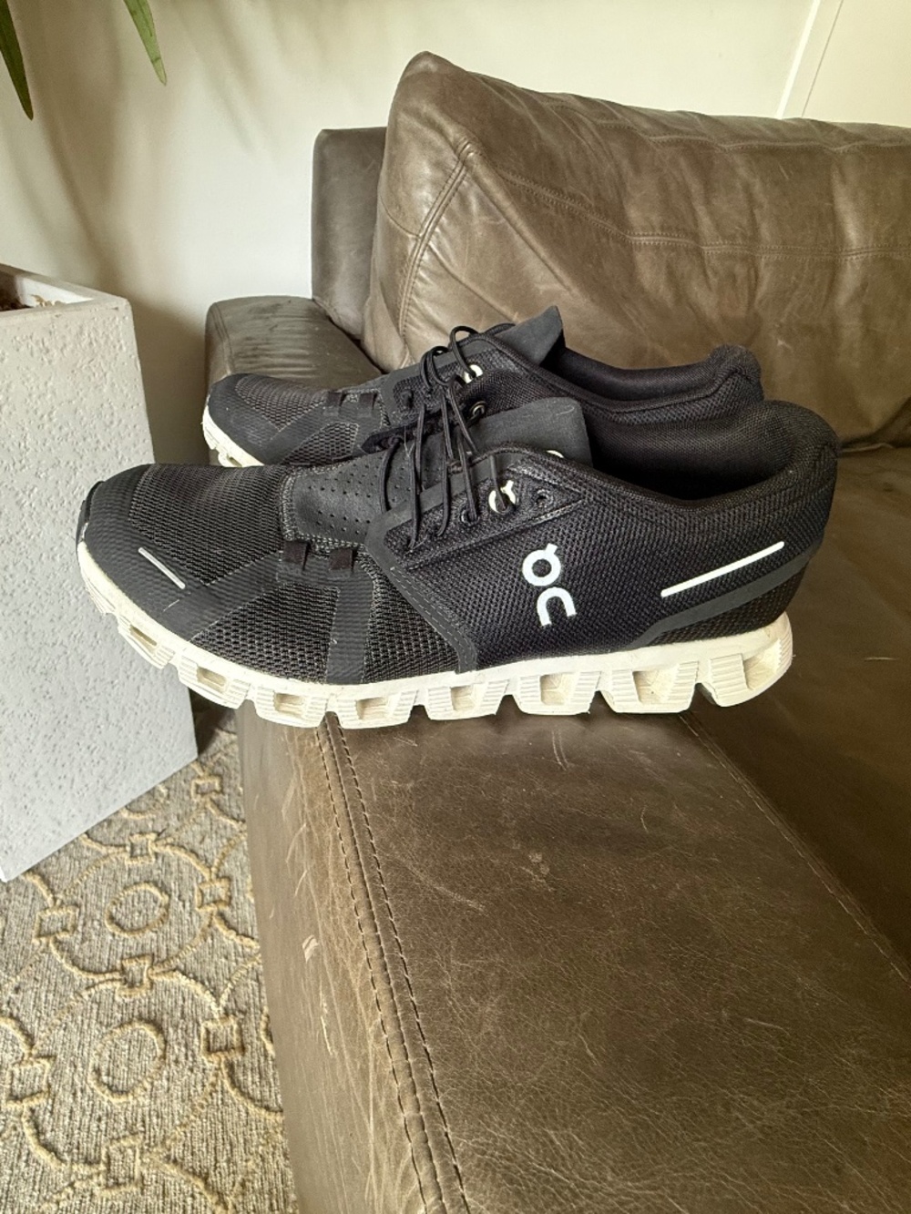 On Cloud 5 Black White Men’s 9.5 Running Walking Shoes 59.98919